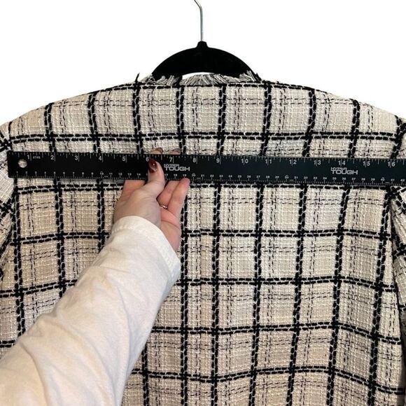 NWT- Tahari- Plaid Black White Cropped Gold Buttons Lined Tweed Jacket Blazer, L - Picture 9 of 12